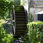 Hotel Moulin De Mombreux 3*