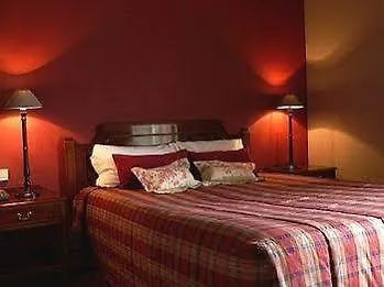 Hotel Moulin De Mombreux 3*