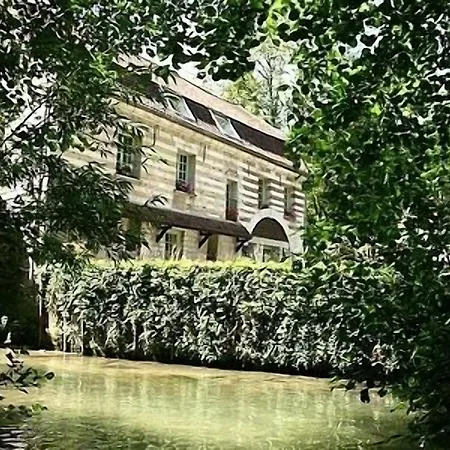 Hotel Moulin De Mombreux 3*