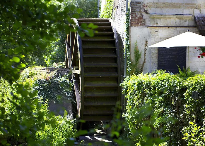 Hotel Moulin De Mombreux 3*